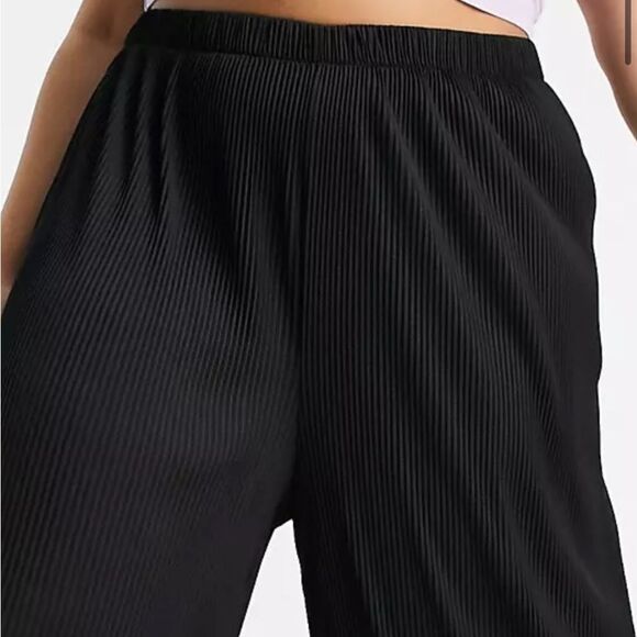 ASOS‎ DESIGN Curve plisse culotte pants in black 24 NWT and in packaging - Picture 5 of 8